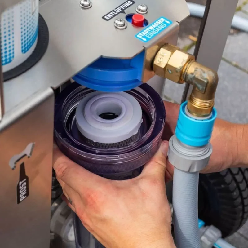 OSMOBIL PRO X für die Glas PV und Fassadenreinigung