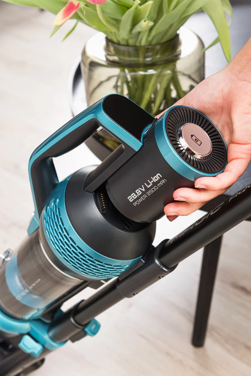 Stabstaubsauger ETA Magic Aqua Plus 7236 90000 schwarz/blau